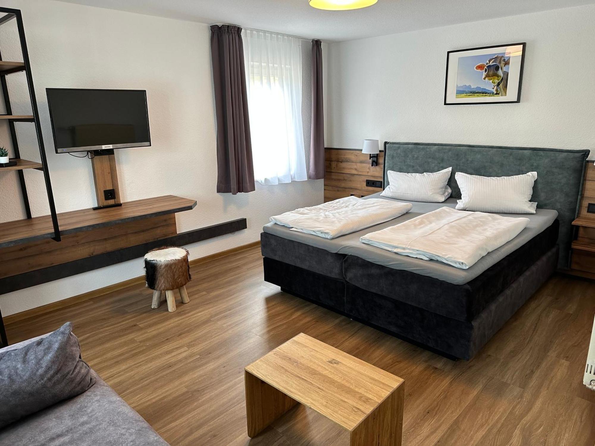 Zum Bayrischen Wirt Hotell Maierhöfen Exteriör bild